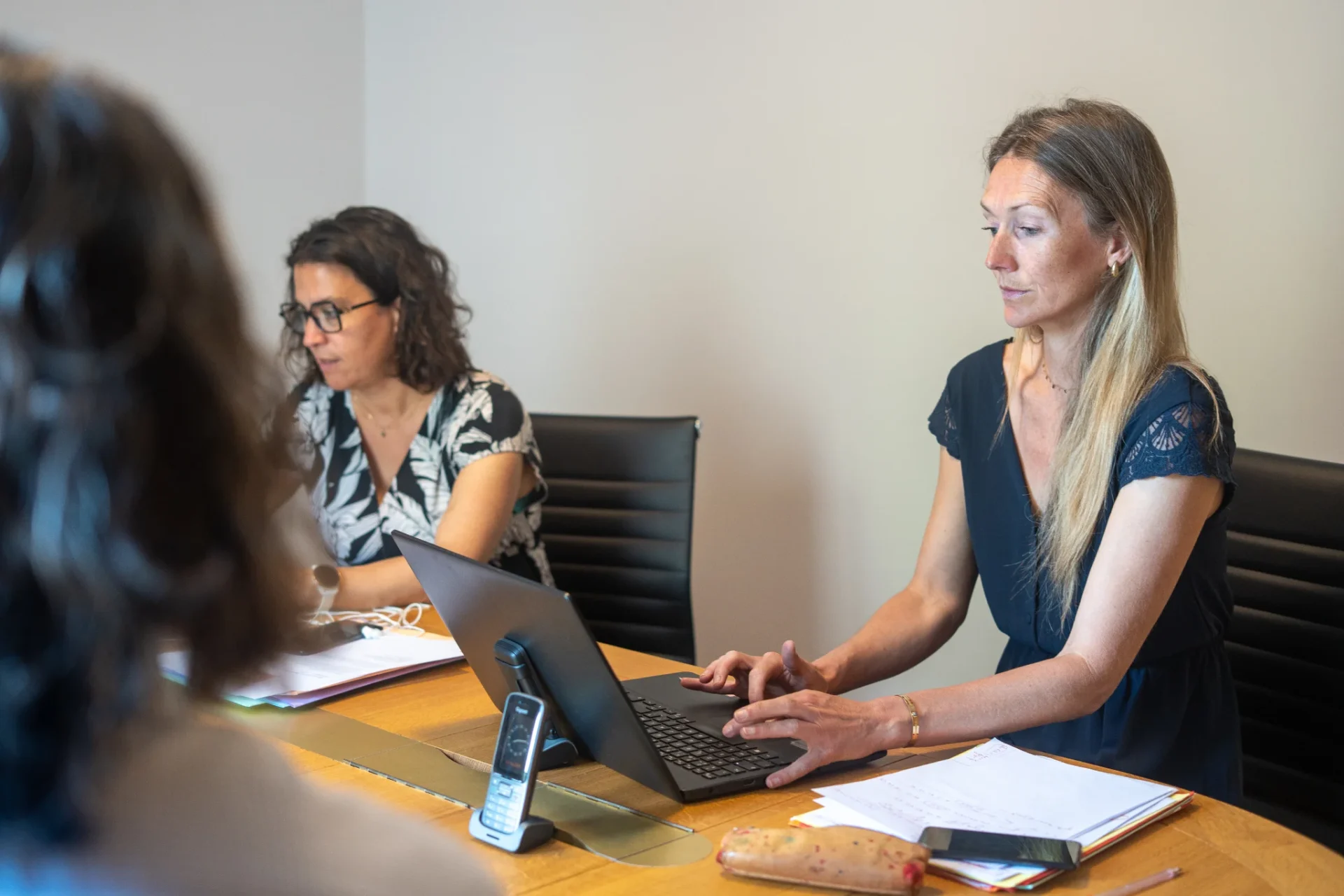 Consultantes de Board Search travaillant sur une mission de recrutement
