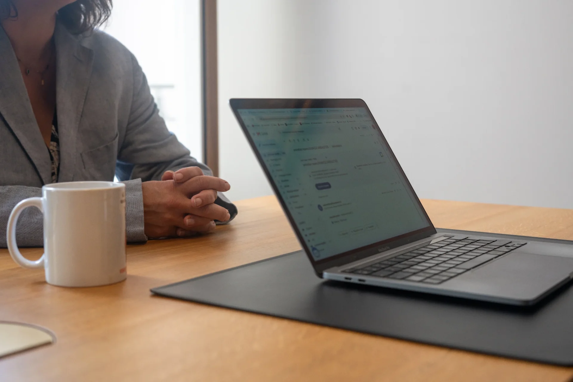 Poste de travail dans les bureaux de Board Search